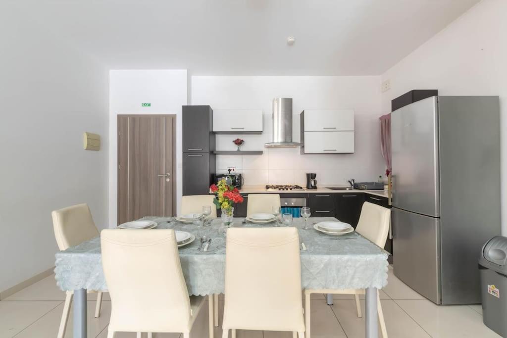Modern Apt. Close To The Square St. Paul's Bay Exterior foto